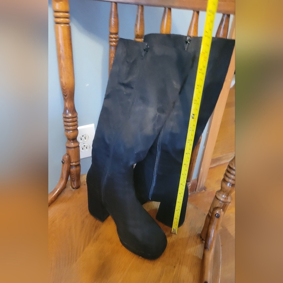 High boots - Picture 3 of 4